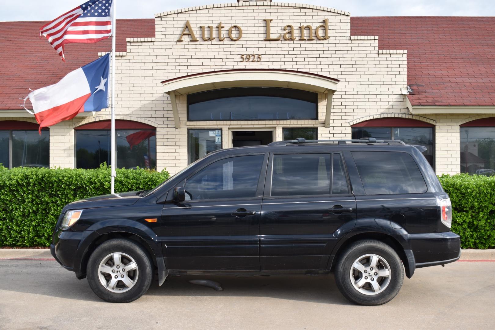 2006 Black /Brown Honda Pilot EX w/ Leather (5FNYF28556B) with an 3.5L V6 SOHC 24V engine, 5-Speed Automatic Overdrive transmission, located at 5925 E. BELKNAP ST., HALTOM CITY, TX, 76117, (817) 834-4222, 32.803799, -97.259003 - Buying a 2006 Honda Pilot EX can offer several benefits, building upon the strengths of its predecessors while incorporating some improvements. Here are some potential advantages: Reliability: Honda has a strong reputation for building reliable vehicles, and the 2006 Pilot is no exception. By 2006, - Photo#0